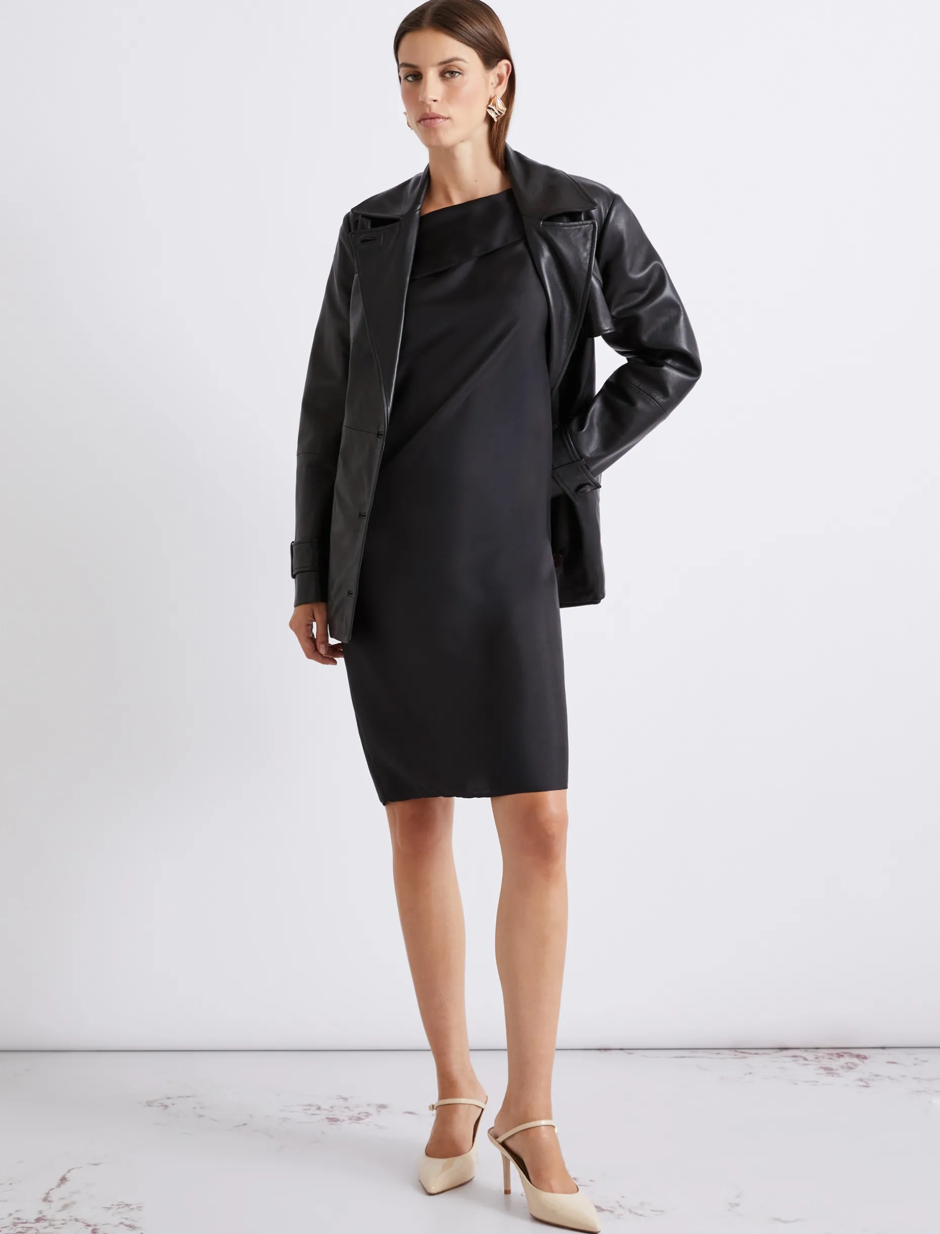 Abito in twill di seta con scollo asimmetrico - NERO