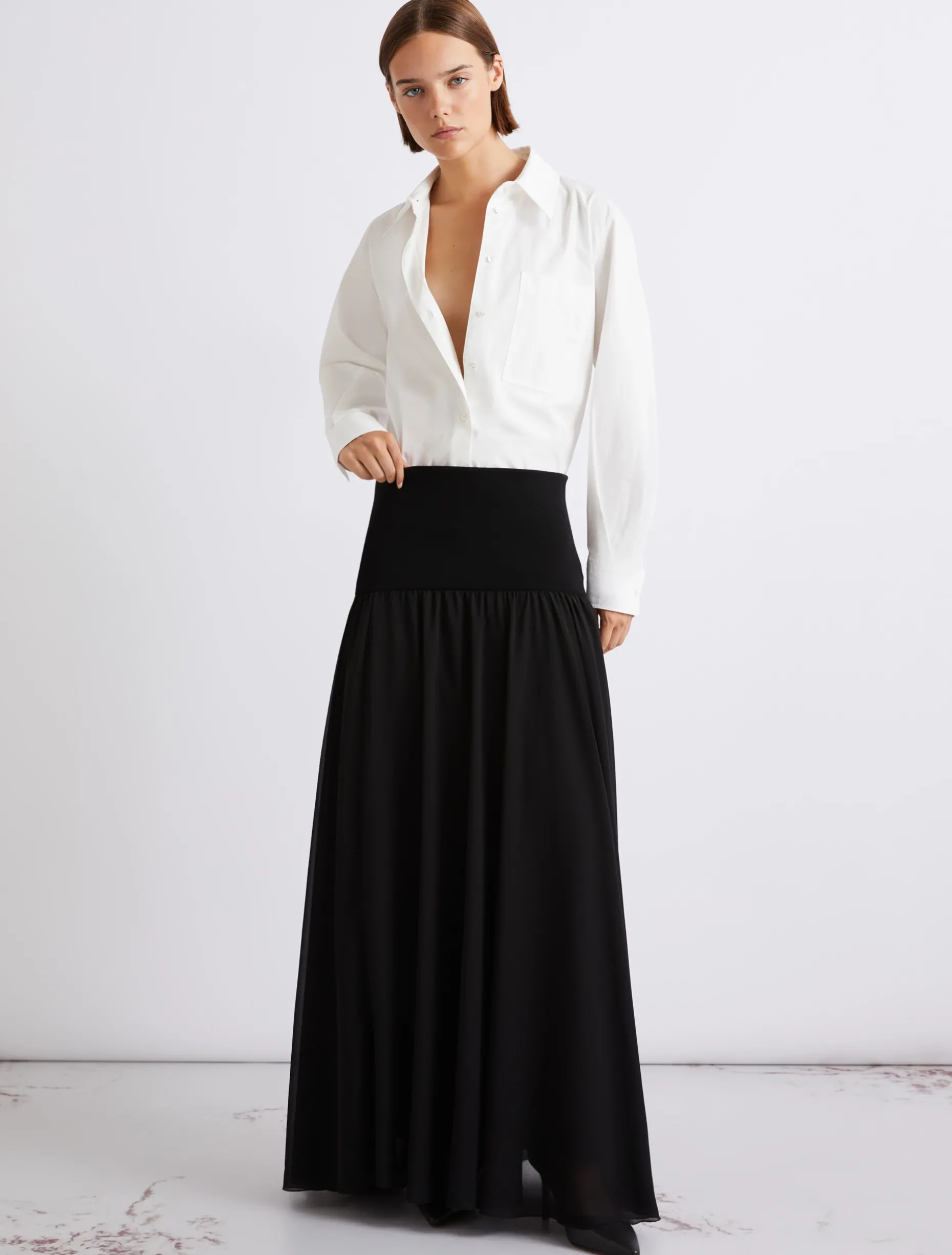 Gonna svasata in georgette - NERO